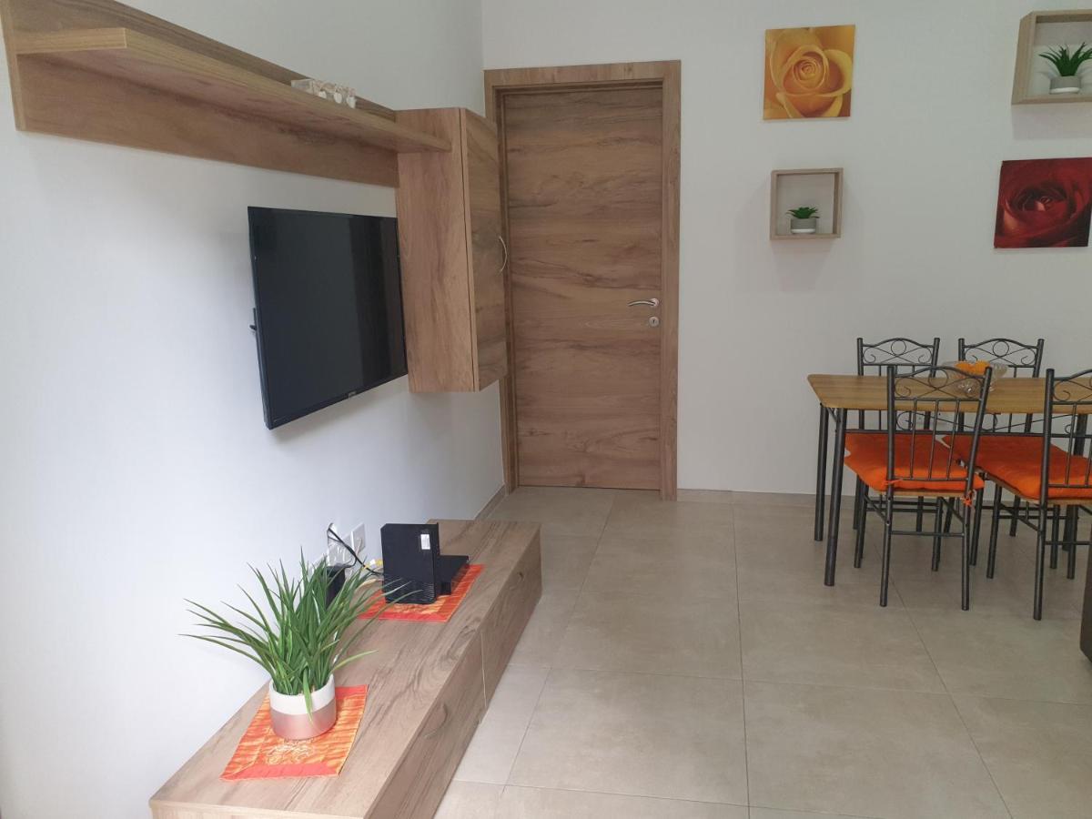 Modern Apartment In Central Bugibba Bahía de San Pablo Exterior foto